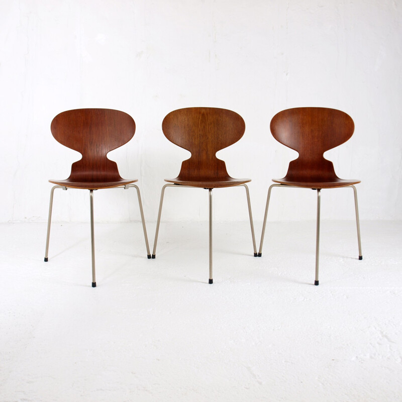 Set of 3 Fritz Hansen ant chairs, Arne JACOBSEN - 1950s