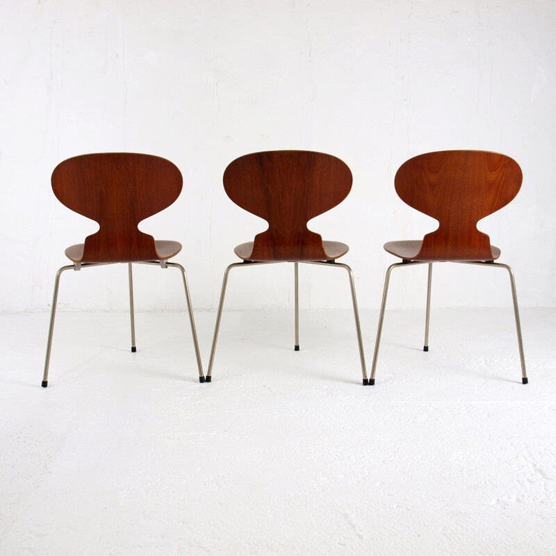 Set of 3 Fritz Hansen ant chairs, Arne JACOBSEN - 1950s