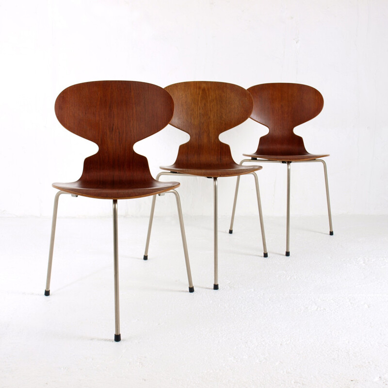 Set of 3 Fritz Hansen ant chairs, Arne JACOBSEN - 1950s