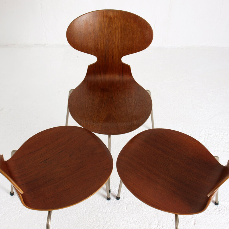 Set of 3 Fritz Hansen ant chairs, Arne JACOBSEN - 1950s