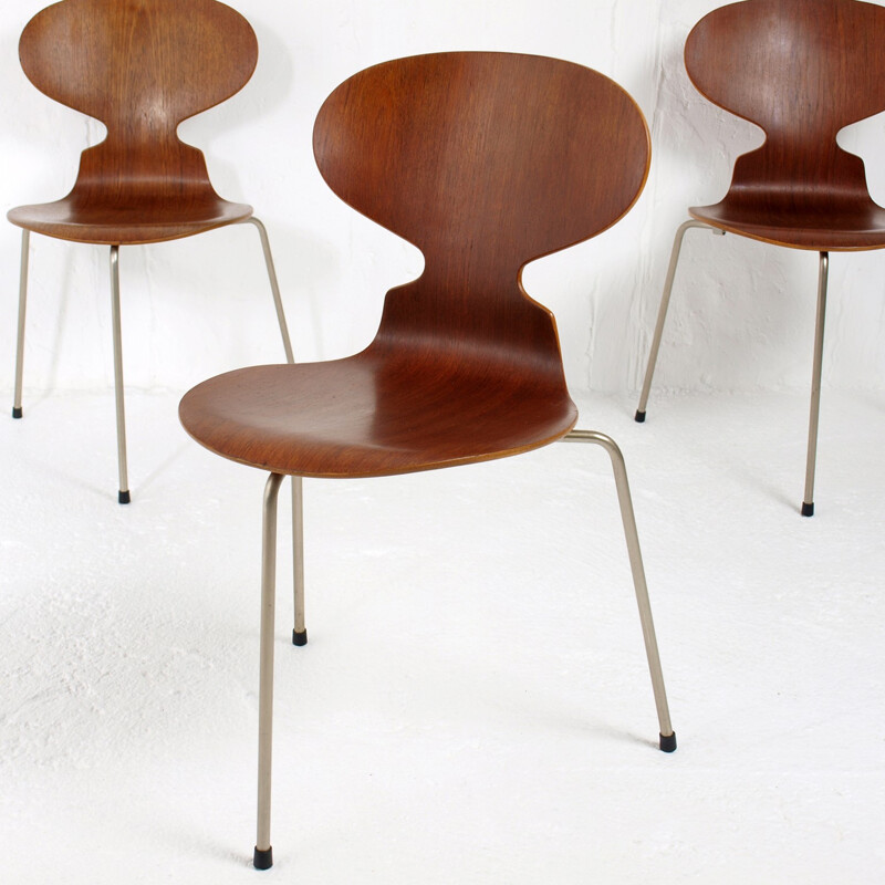 Set of 3 Fritz Hansen ant chairs, Arne JACOBSEN - 1950s