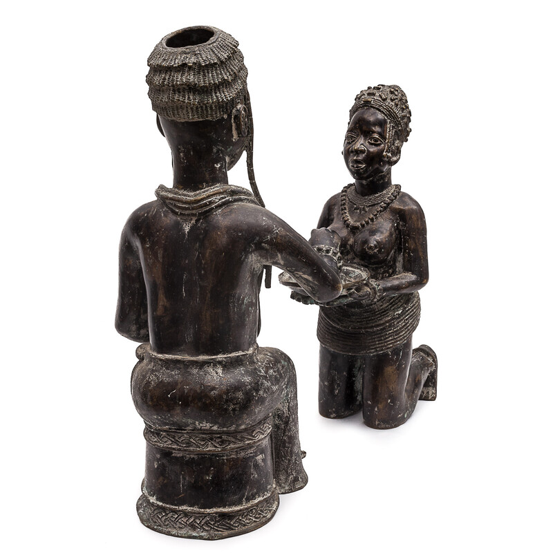 Paire de statues vintage "l'offrande de cauris" en bronze, Bénin 1950