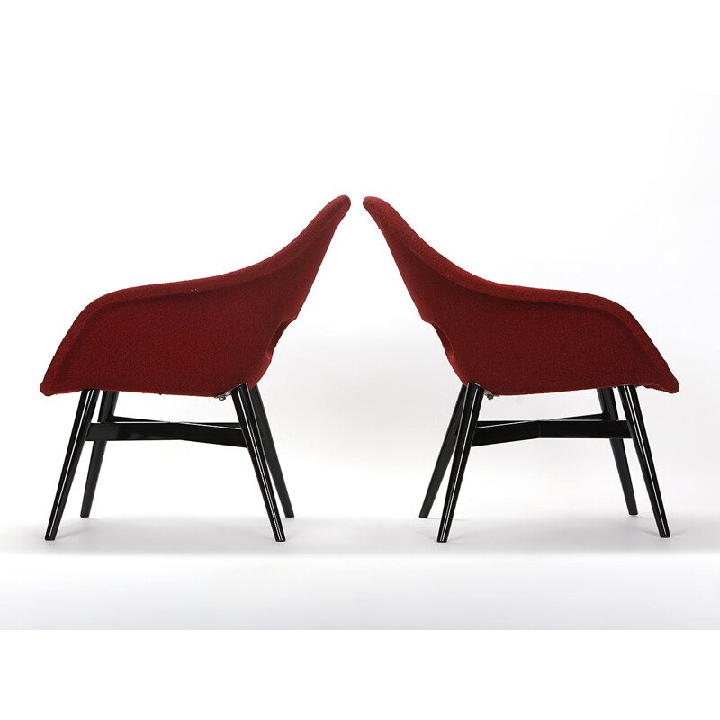 Pair of red Tatra Pravenec armchairs in oak, Frantisek JIRAK - 1960s