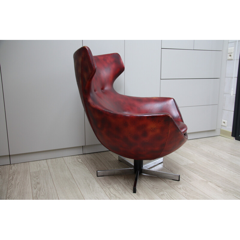 French "Jupiter" lounge chair in red leatherette, Pierre GUARICHE - 1960s