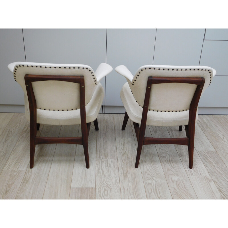 Pair of Dutch Wébé armchairs in white leatherette, Louis VAN TEEFFELEN - 1960s