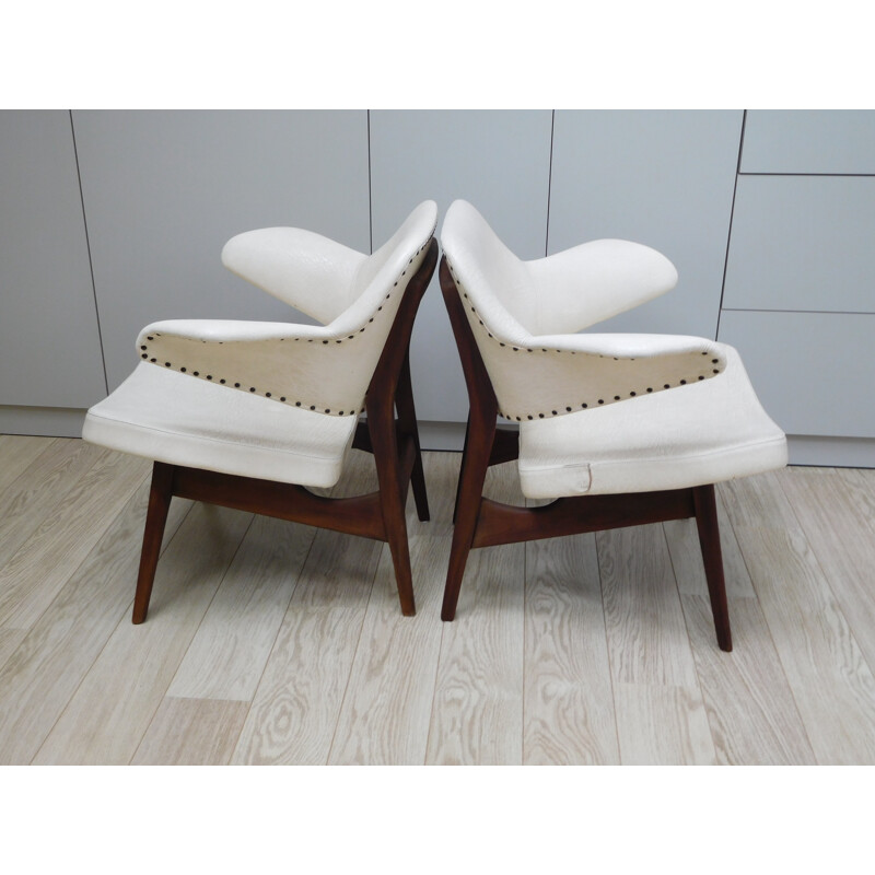 Pair of Dutch Wébé armchairs in white leatherette, Louis VAN TEEFFELEN - 1960s