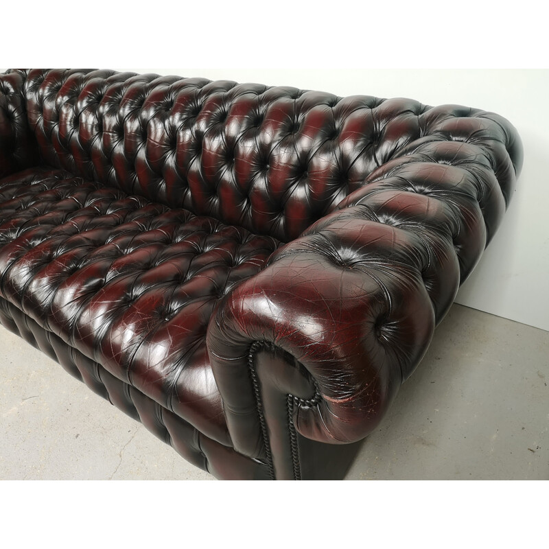 Vintage Chesterfield-Sofa aus bordeauxrotem Leder, gepolstert
