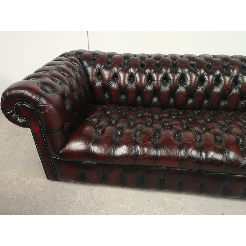 Sofá de couro Vintage chesterfield, estofado em borgonha