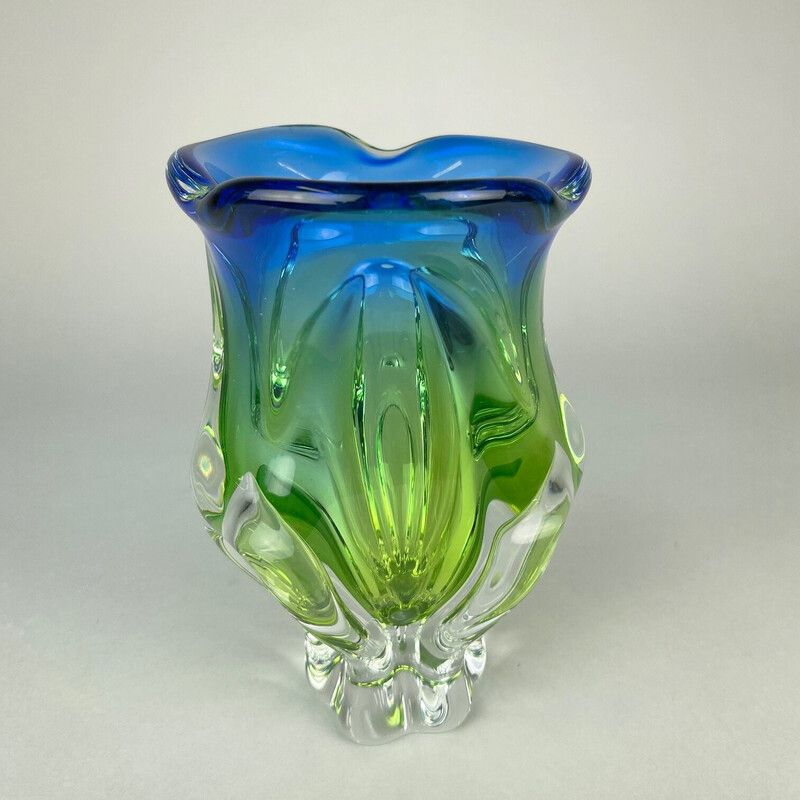Vase vintage en verre de Bohème par Josef Hospodka pour Chribska Glassworks, 1960