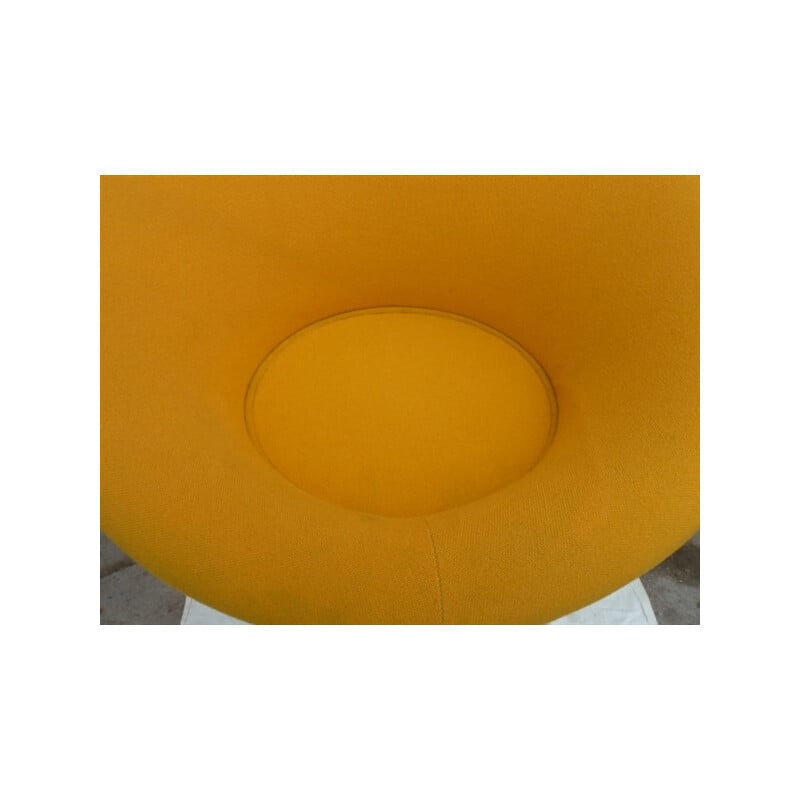 Artifort "Mushroom" armchair in yellow, Pierre PAULIN - 1970s