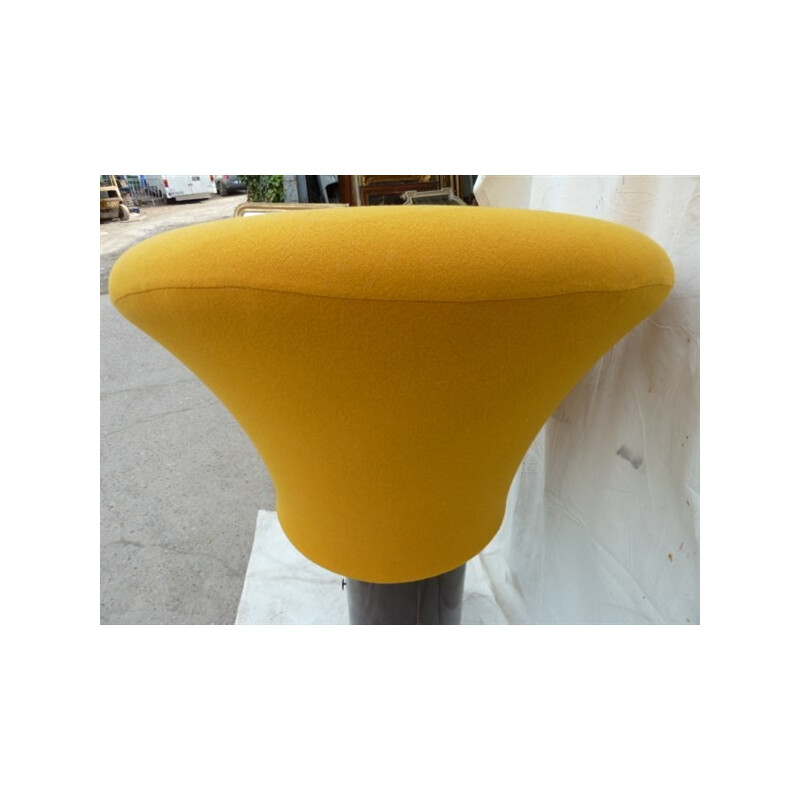 Artifort "Mushroom" armchair in yellow, Pierre PAULIN - 1970s