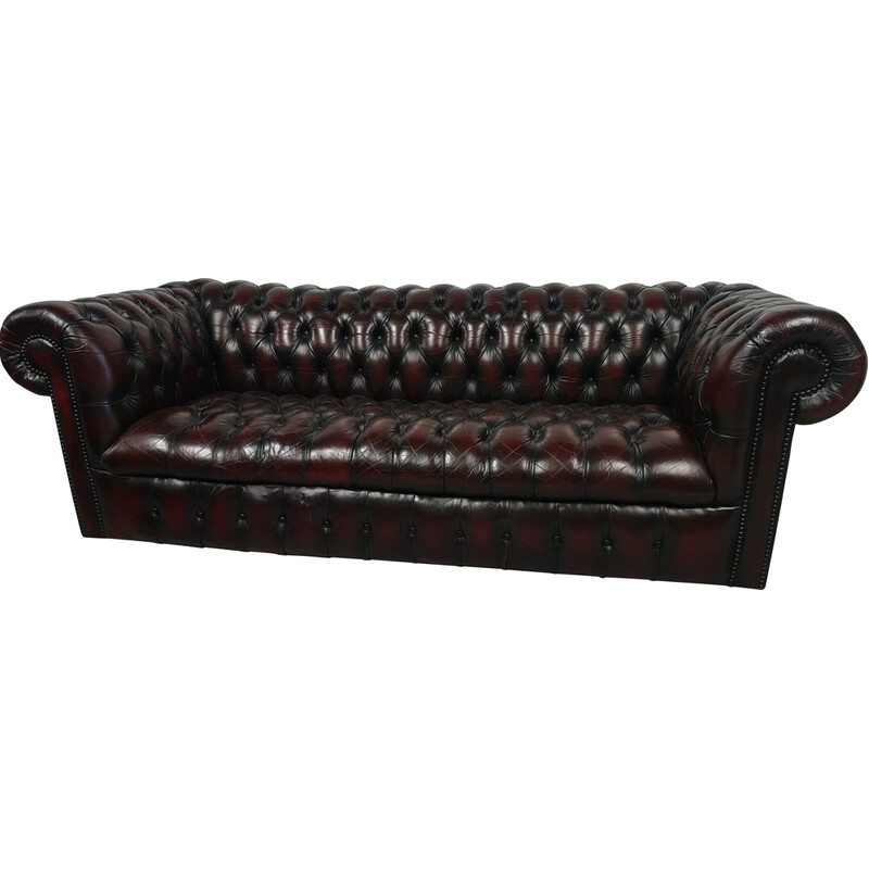 Divano chesterfield in pelle vintage, rivestito in bordeaux