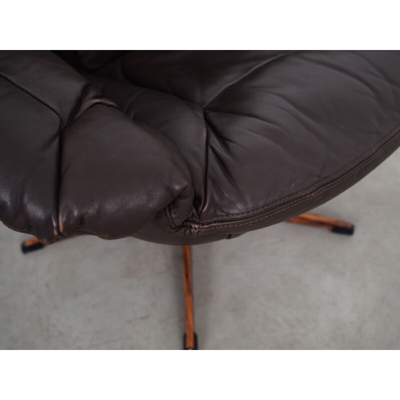 Vintage leather Danish swivel armchair by H.w. Klein for Bramin, 1960s