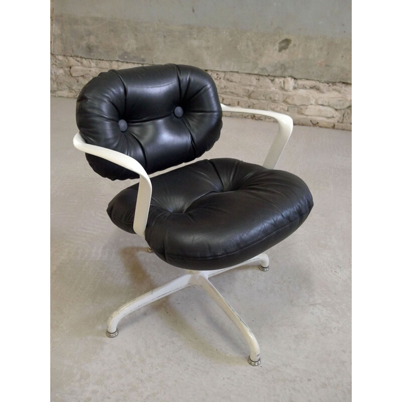 Knoll armchair in leather and cast aluminium, Andrew Ivar MORRISON et Bruce HANNAH - 1970s**