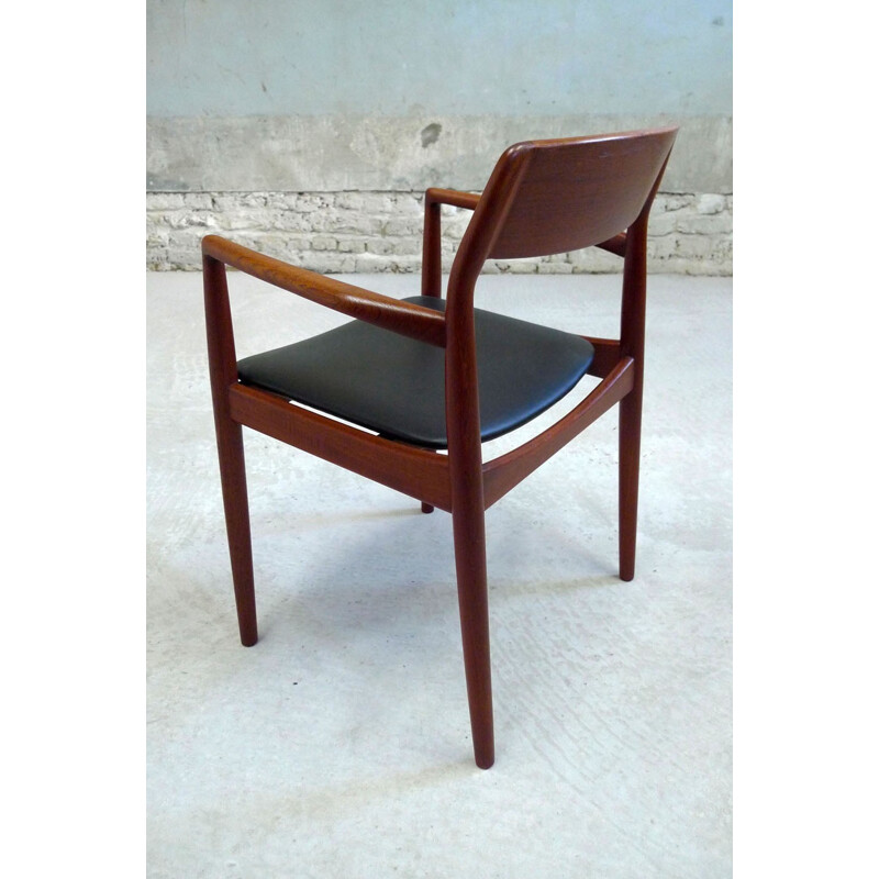 Mid-century chairs in teak and black seating - 1960s