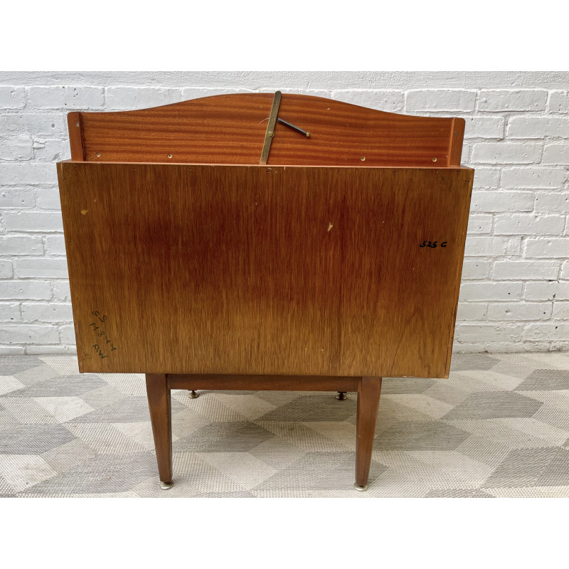 Vintage houten bureau met 3 laden, jaren 1960