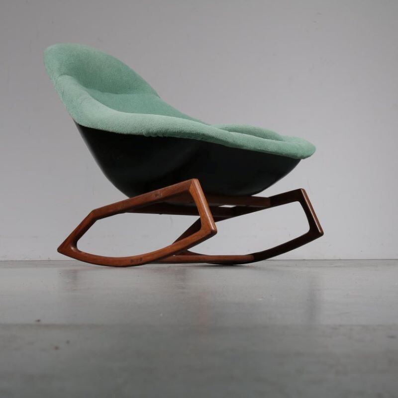 Cadeira de embalar Gemini vintage para Lurashell em fibra de vidro verde e madeira 1960