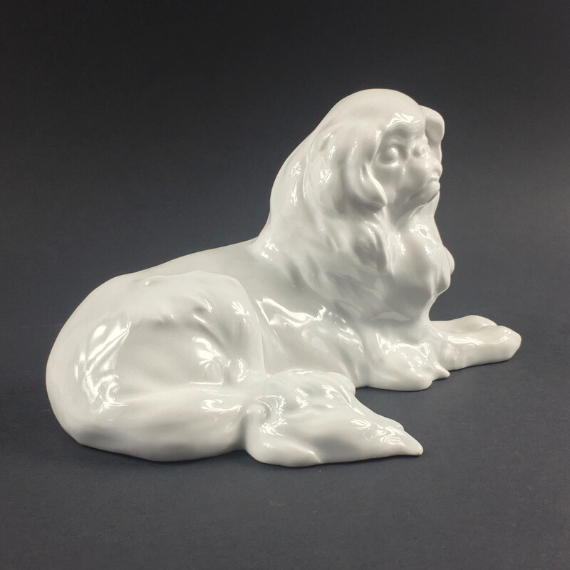 Estatuilla vintage de porcelana japonesa con forma de perro por Erich Hösel para Meissen Porzellan, Alemania 1950