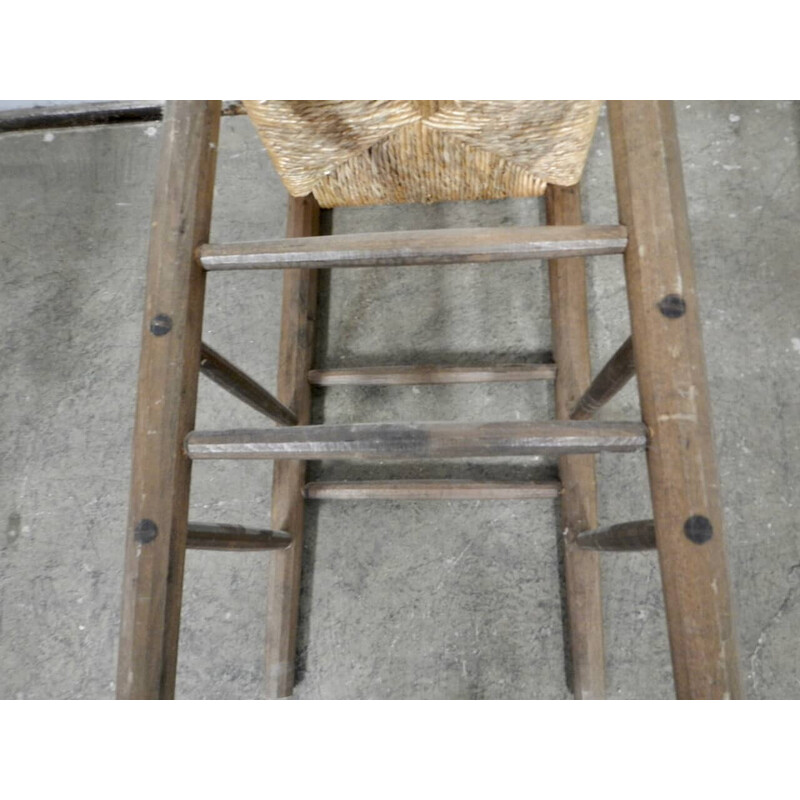 Vintage-Hocker aus Lindenholz mit Sitzfläche aus geflochtenem Stroh