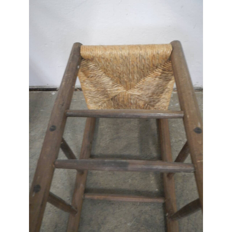 Sgabello vintage in legno di tiglio con seduta in paglia intrecciata