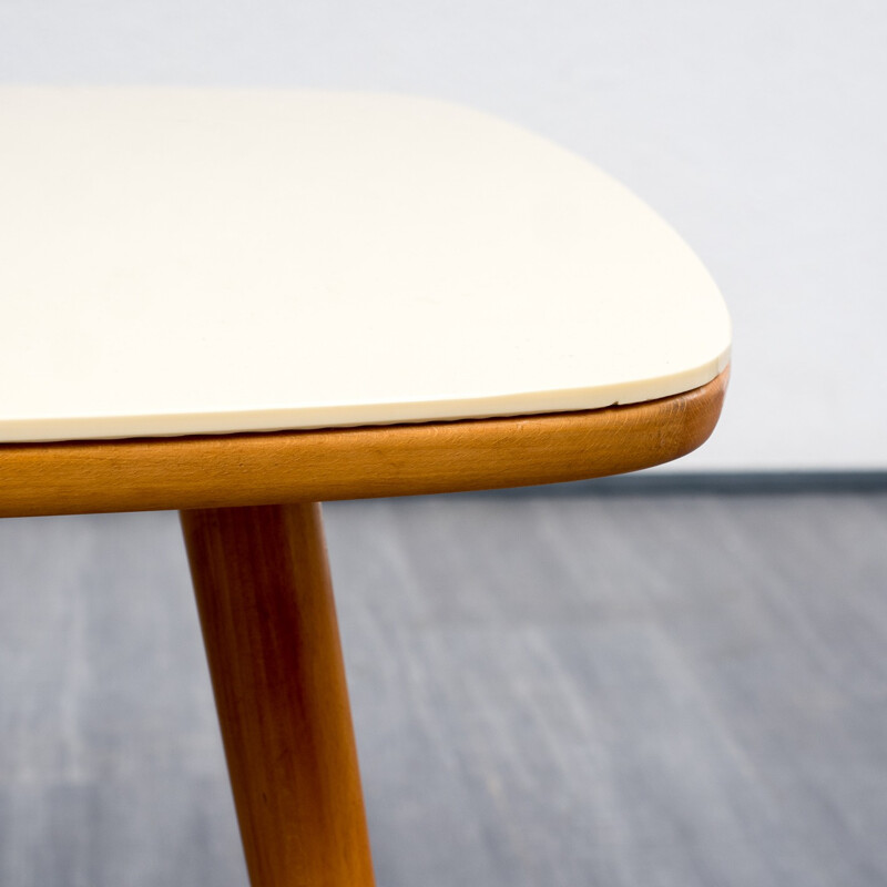 Table basse avec dessus en verre blanc crème - 1960