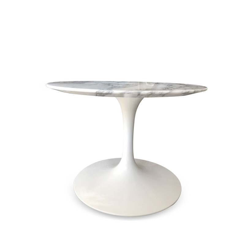 Mesa auxiliar vintage de mármol de Carrara de Eero Saarinen para Knoll International