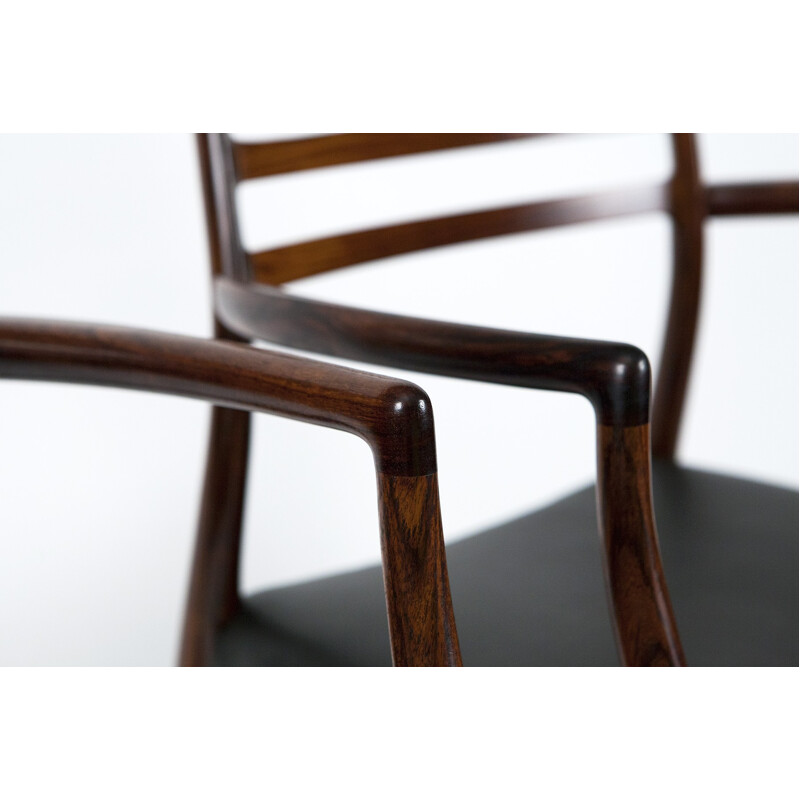 Paire de chaises à bras "modèle 62" en palissandre, Niels MOLLER - 1960