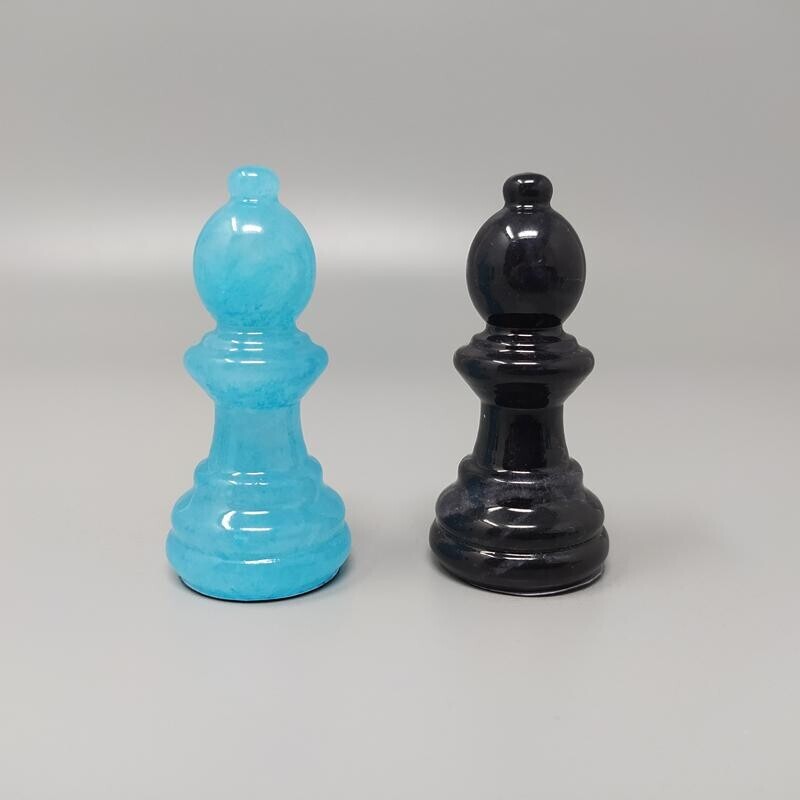 Jeu d'échecs vintage bleu et noir en albâtre de Volterra fait à la main, Italie 1970