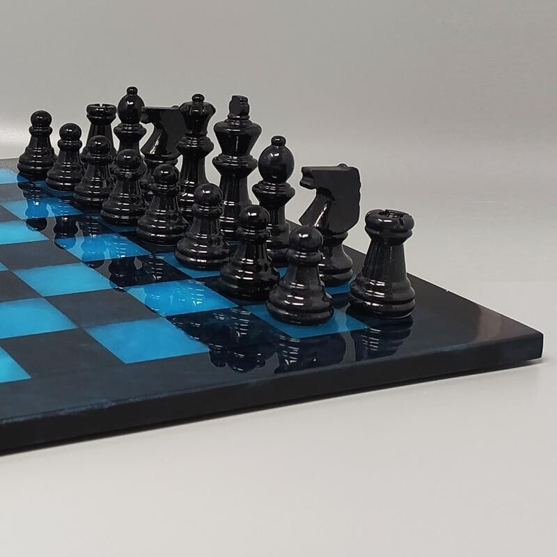 Jeu d'échecs vintage bleu et noir en albâtre de Volterra fait à la main, Italie 1970