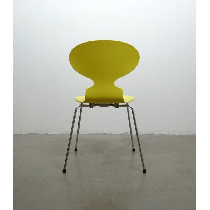 Chaise "Ant Chair 3101" jaune Fritz Hansen, Arne JACOBSEN - 1990