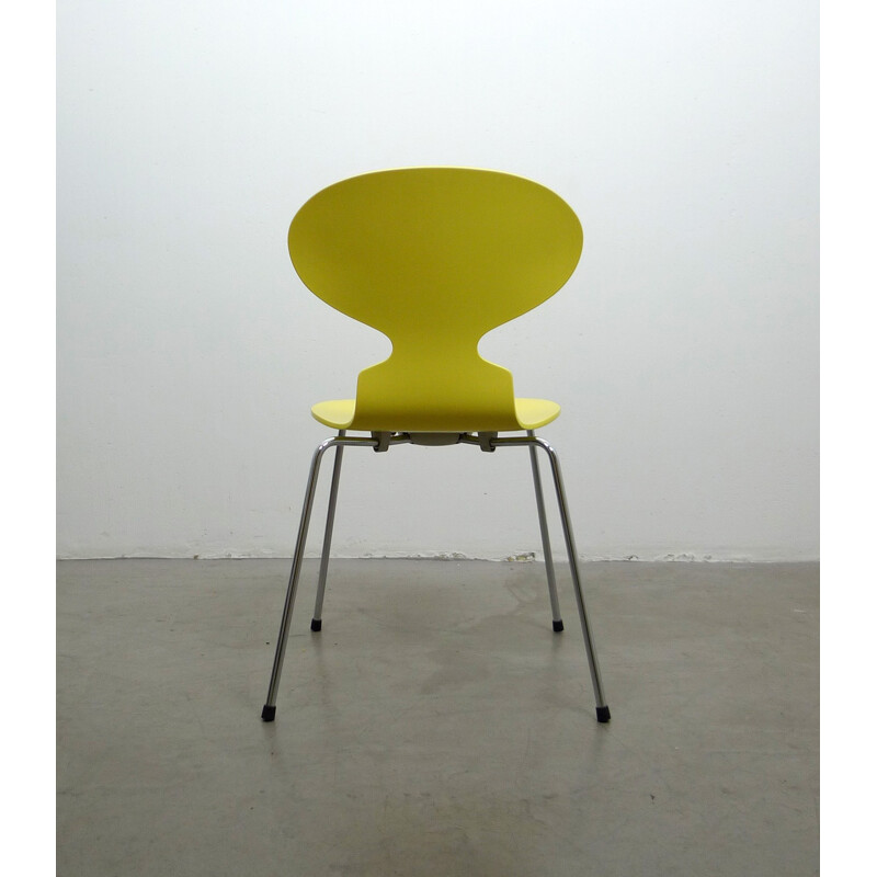 Fritz Hansen yellow "Ant Chair 3101", Arne JACOBSEN - 1990s