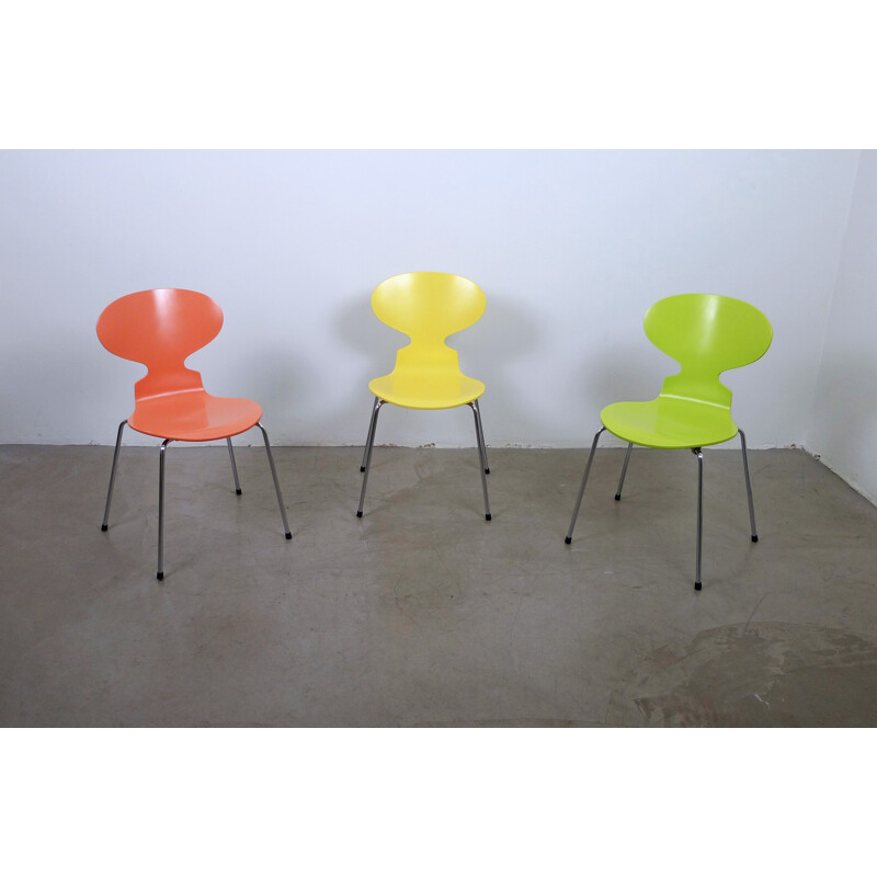 Chaise "Ant Chair 3101" jaune Fritz Hansen, Arne JACOBSEN - 1990