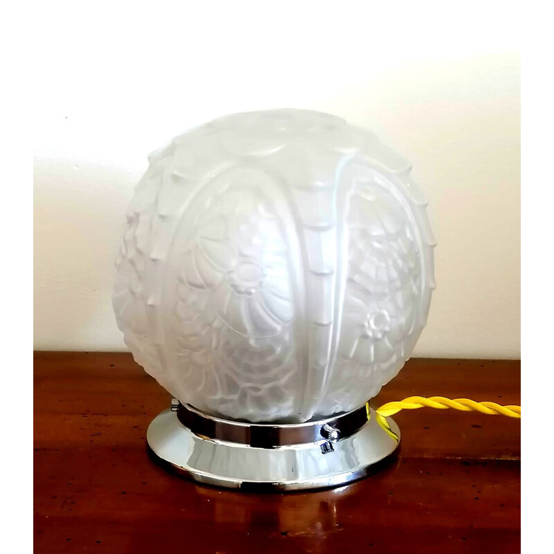 Vintage Art Deco globe lamp in molded glass, 1940