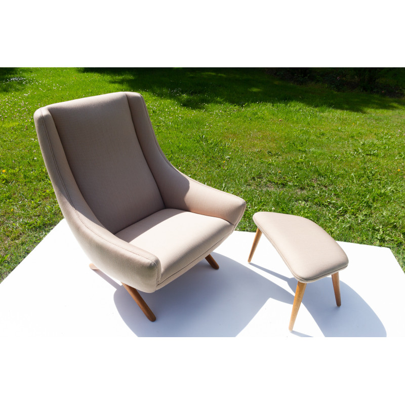 Deense fauteuil en voetenbank van het midden-eeuwse model Ml 141, Illum Wikkelsø, jaren 1960