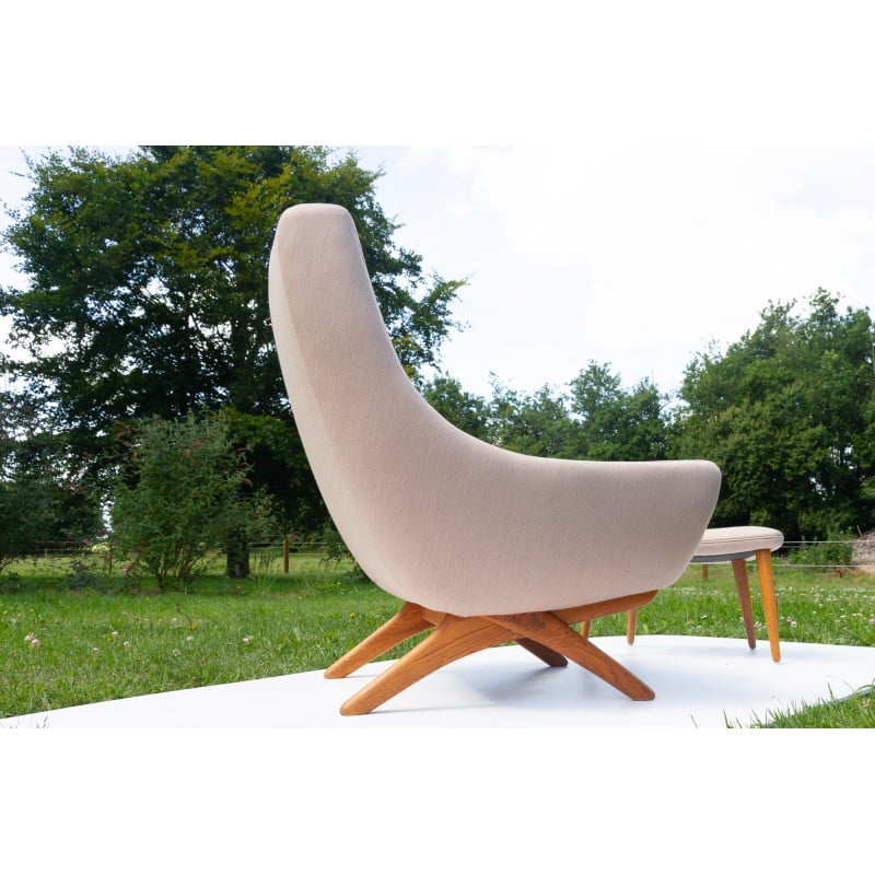 Deense fauteuil en voetenbank van het midden-eeuwse model Ml 141, Illum Wikkelsø, jaren 1960