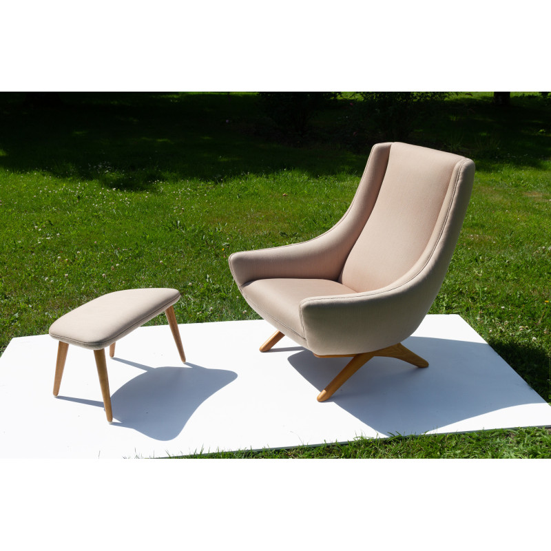 Deense fauteuil en voetenbank van het midden-eeuwse model Ml 141, Illum Wikkelsø, jaren 1960