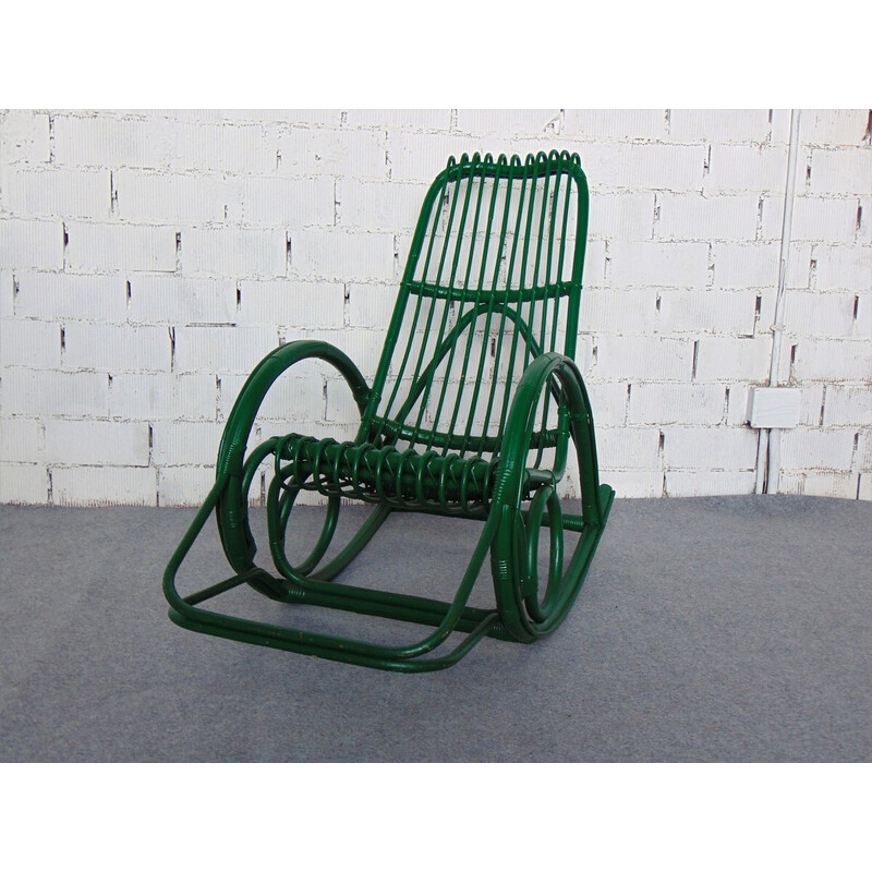 Chaise à bascule vintage en bambou vert aux formes distinctives