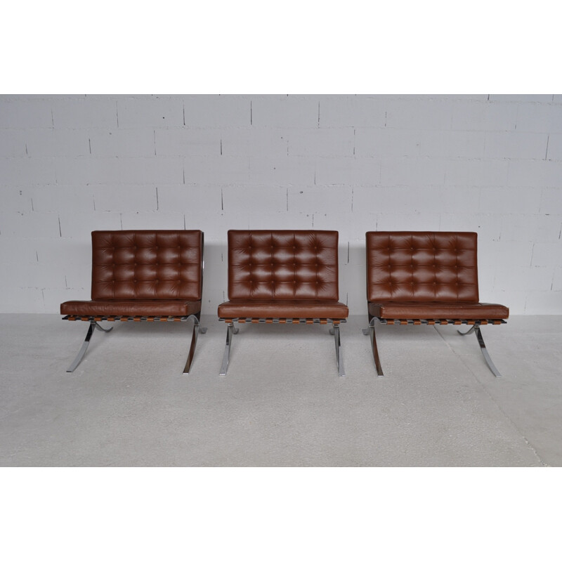 Suite of 3 "Barcelona" low chairs, Mies Van Der ROHE - 1970s