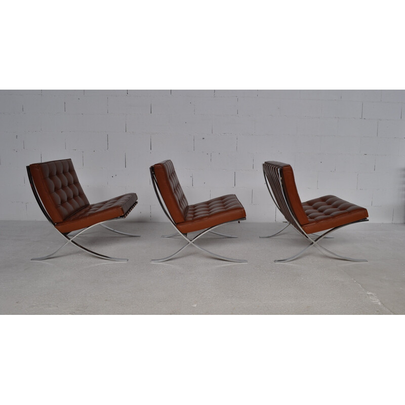 Suite of 3 "Barcelona" low chairs, Mies Van Der ROHE - 1970s