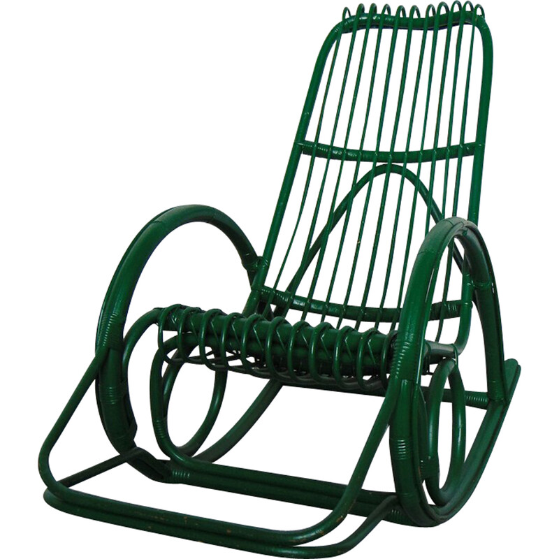 Cadeira de baloiço de bambu verde vintage com formas distintas
