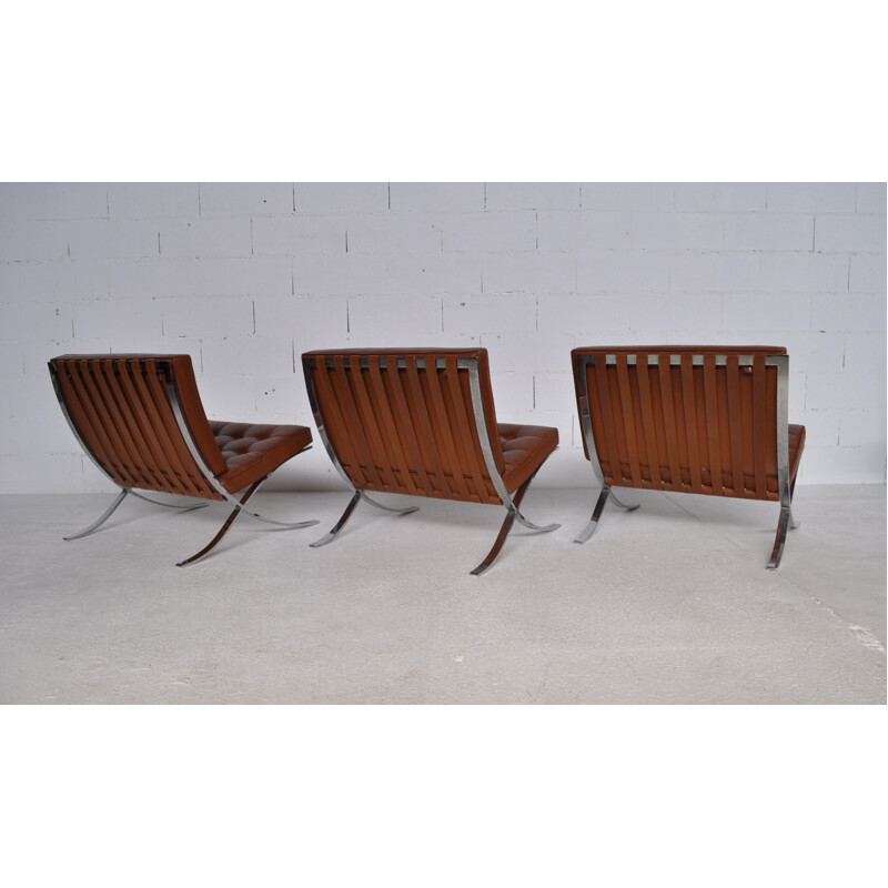 Suite of 3 "Barcelona" low chairs, Mies Van Der ROHE - 1970s