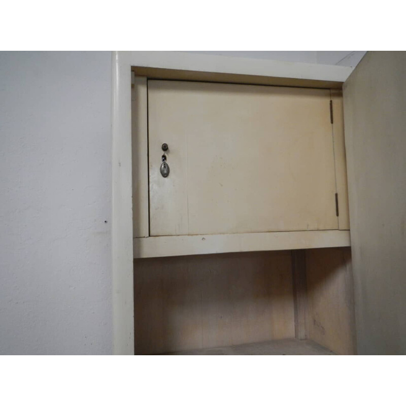 Vintage Lebensmittelschrank aus Holz und weiß lackierter Tanne