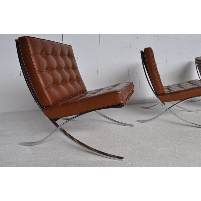 Suite of 3 "Barcelona" low chairs, Mies Van Der ROHE - 1970s