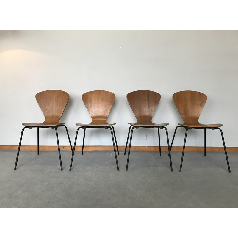 Set of 4 Scandinavian dining chairs - 1960s