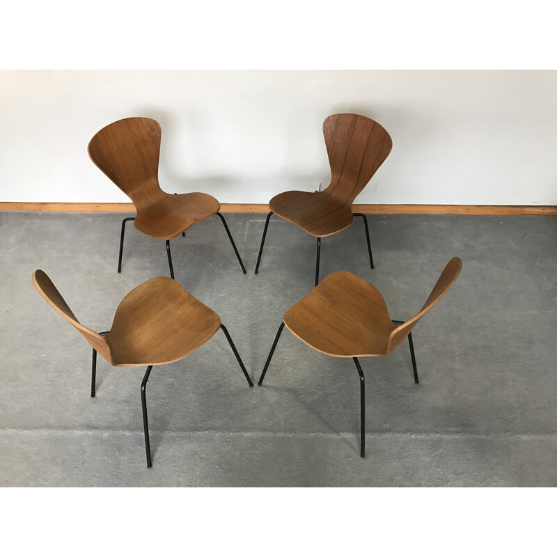 Set of 4 Scandinavian dining chairs - 1960s