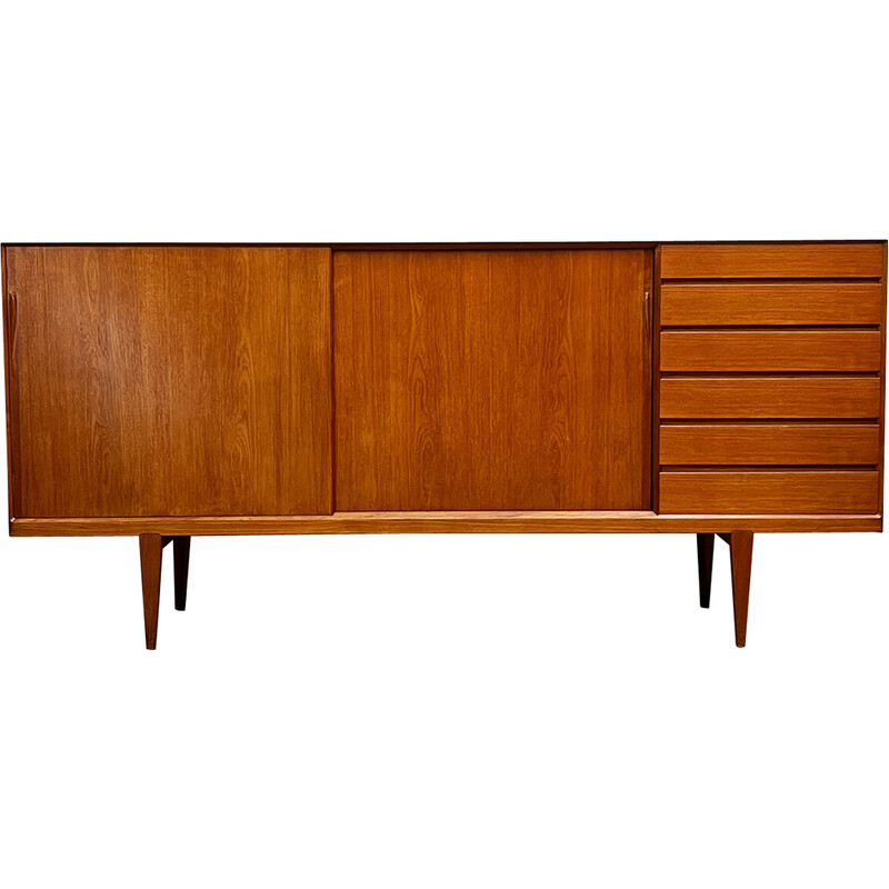 Scandinavian mid century teak sideboard by Henry Rosengren Hansen for Møbelindustri, Danemark 1950