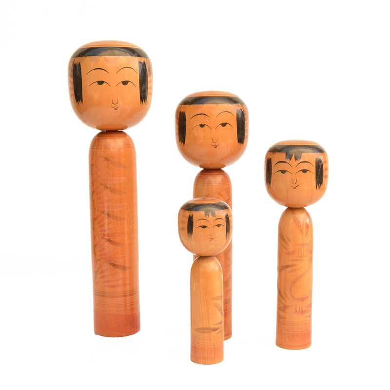 Juego de 4 muñecas Kokeshi de madera vintage, Japón 1960