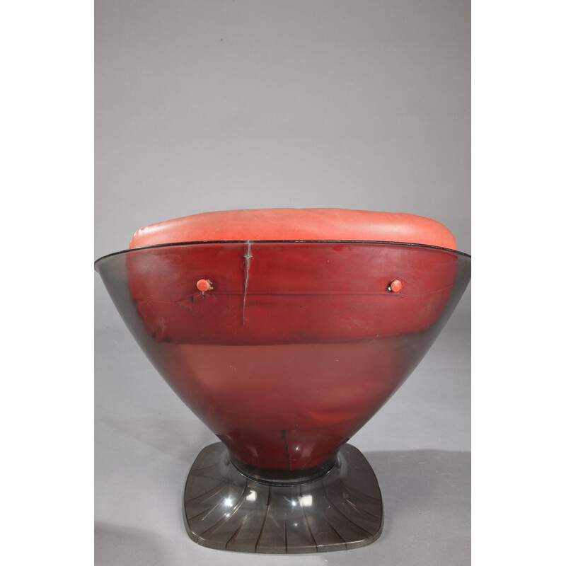 Paire de fauteuils en plexiglas et cuir rouge, Raphael RAFFEL - 1960