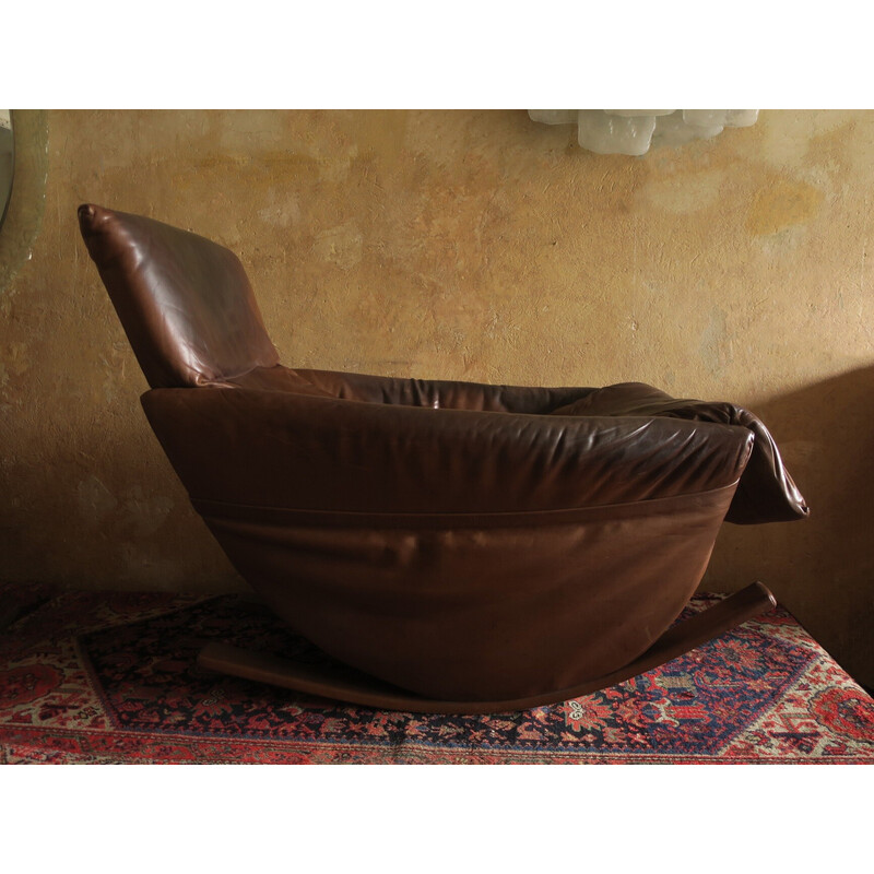 Fauteuil à bascule vintage en cuir patiné par De Sede, Suisse 1970