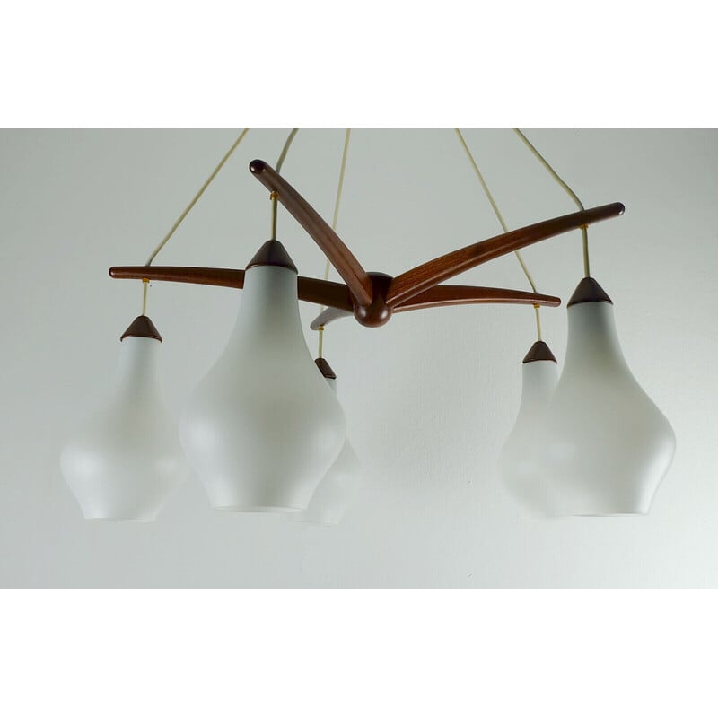 Vintage teca dinamarquesa e candelabro de vidro opala 5-luz, 1950-1960